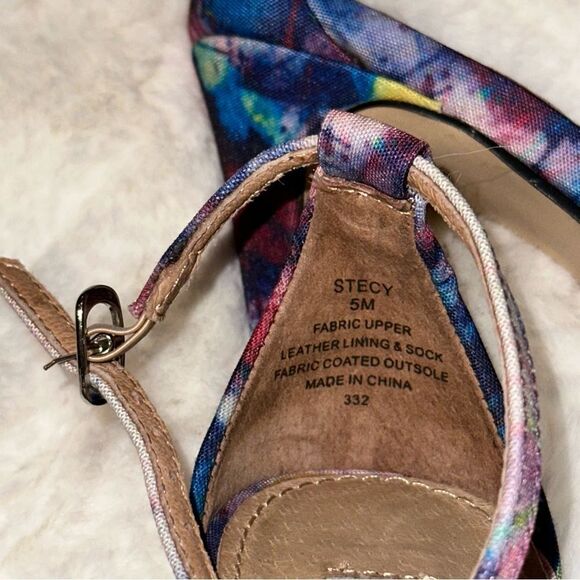 Steve Madden size 6 tie-dye strap heels - Picture 15 of 15